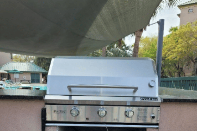The new poolside grill is here for all your cookout cravings.
