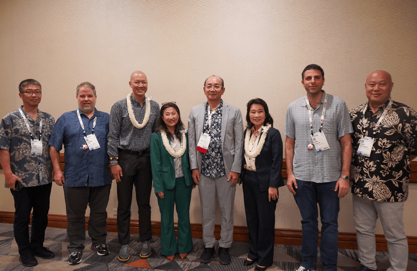 Lt. Gov. Sylvia Luke and group smiling for a group photo. 