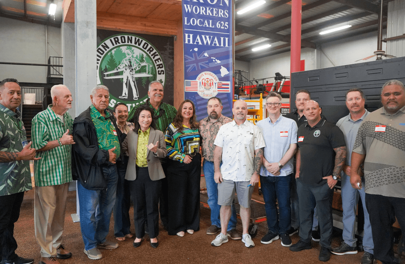 Lt. Gov. Sylvia Luke and group smiling for a group photo. 