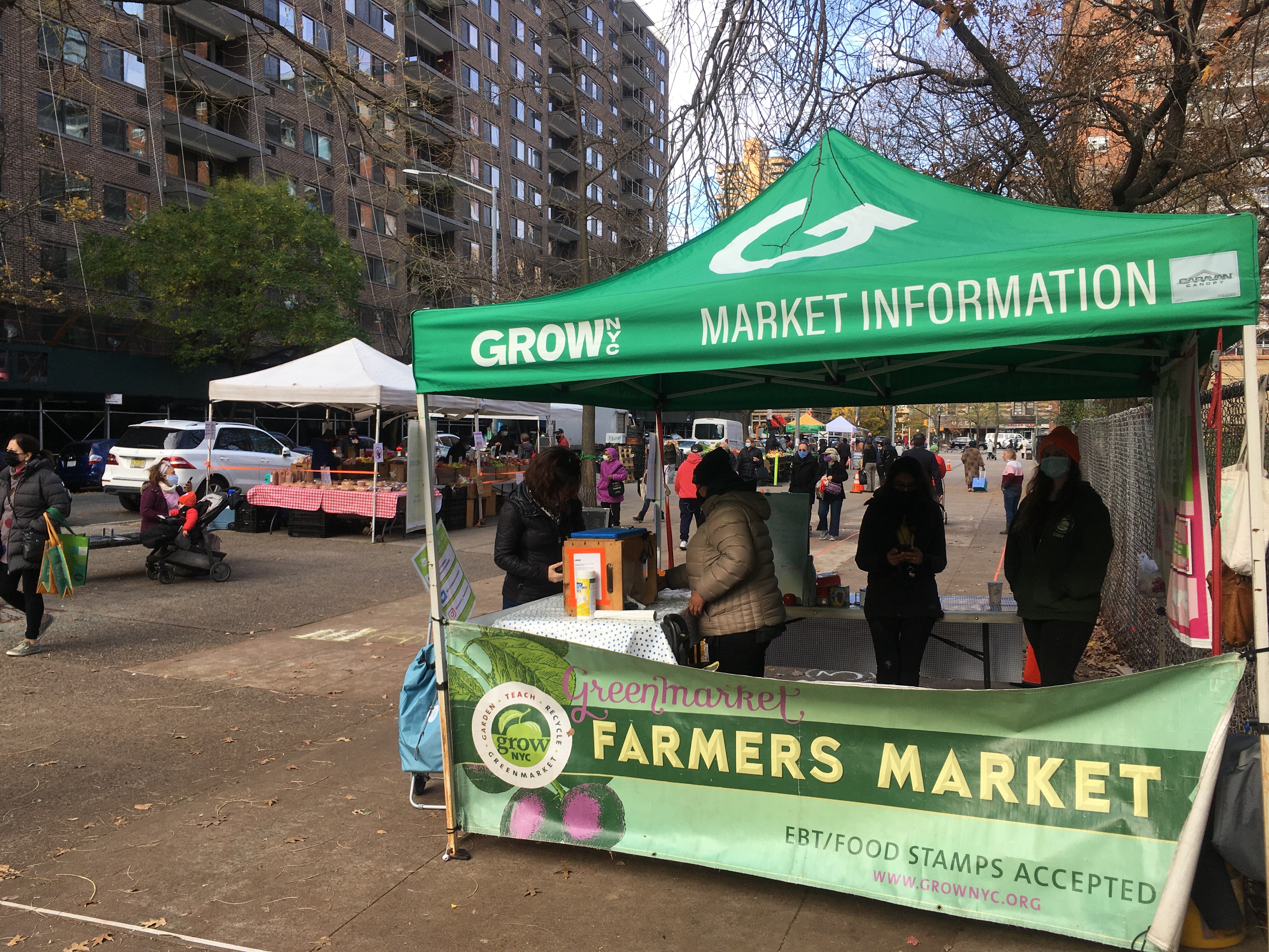 Grow NYC Farmers Market Stand Picture