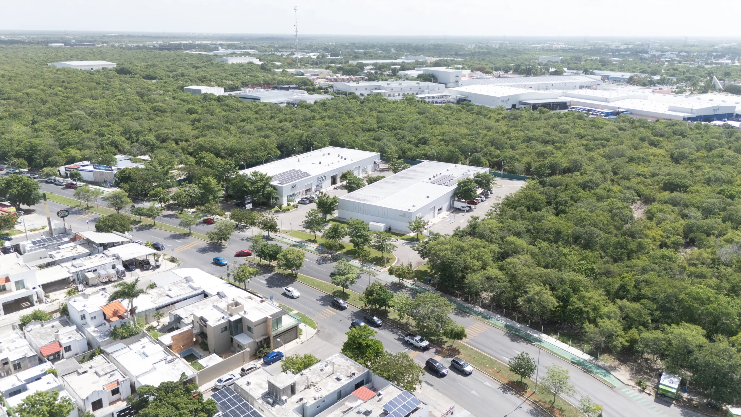 Vista aérea de las bodegas de Nexa Las Américas en el norte de Mérida