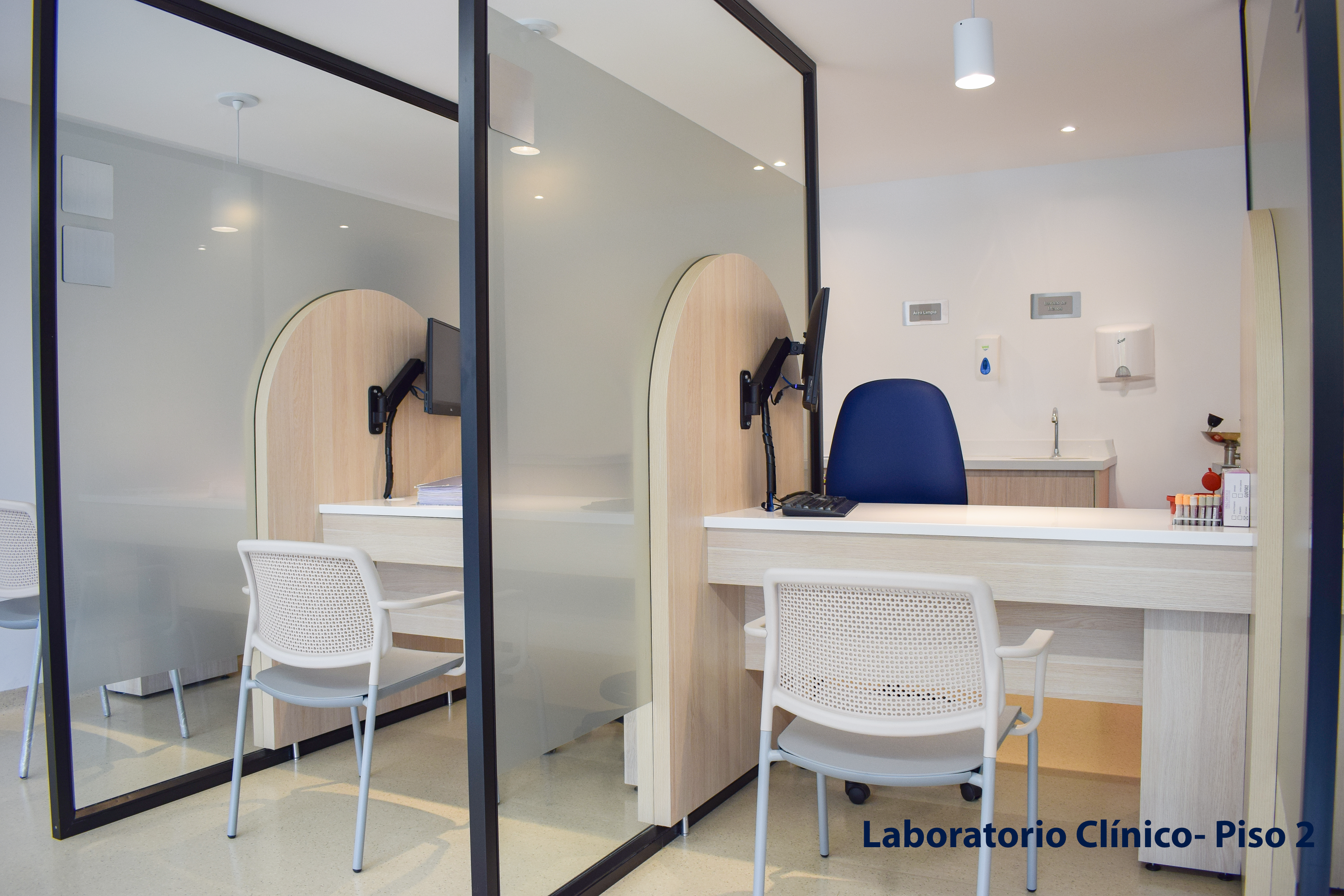 Cubículos de laboratorio clínico - Piso 2