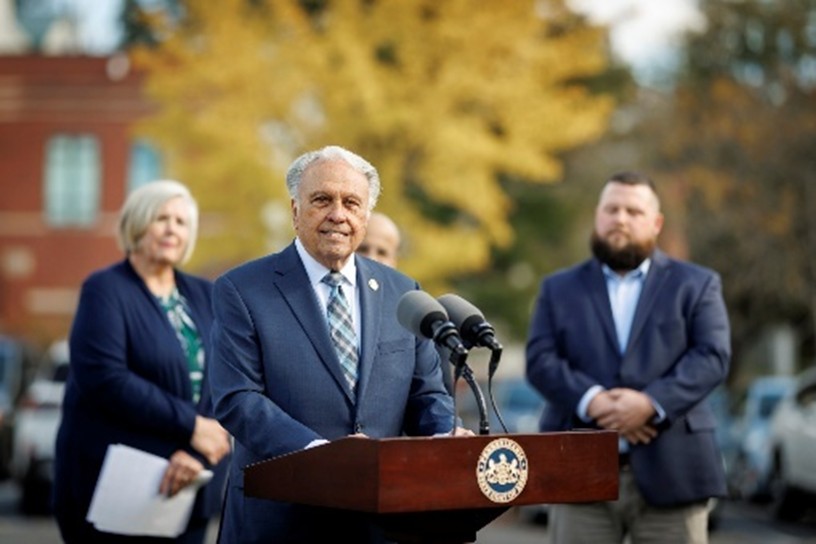 Rep. Pashinski addresses a press conference on Pennsylvania's response to HPAI.