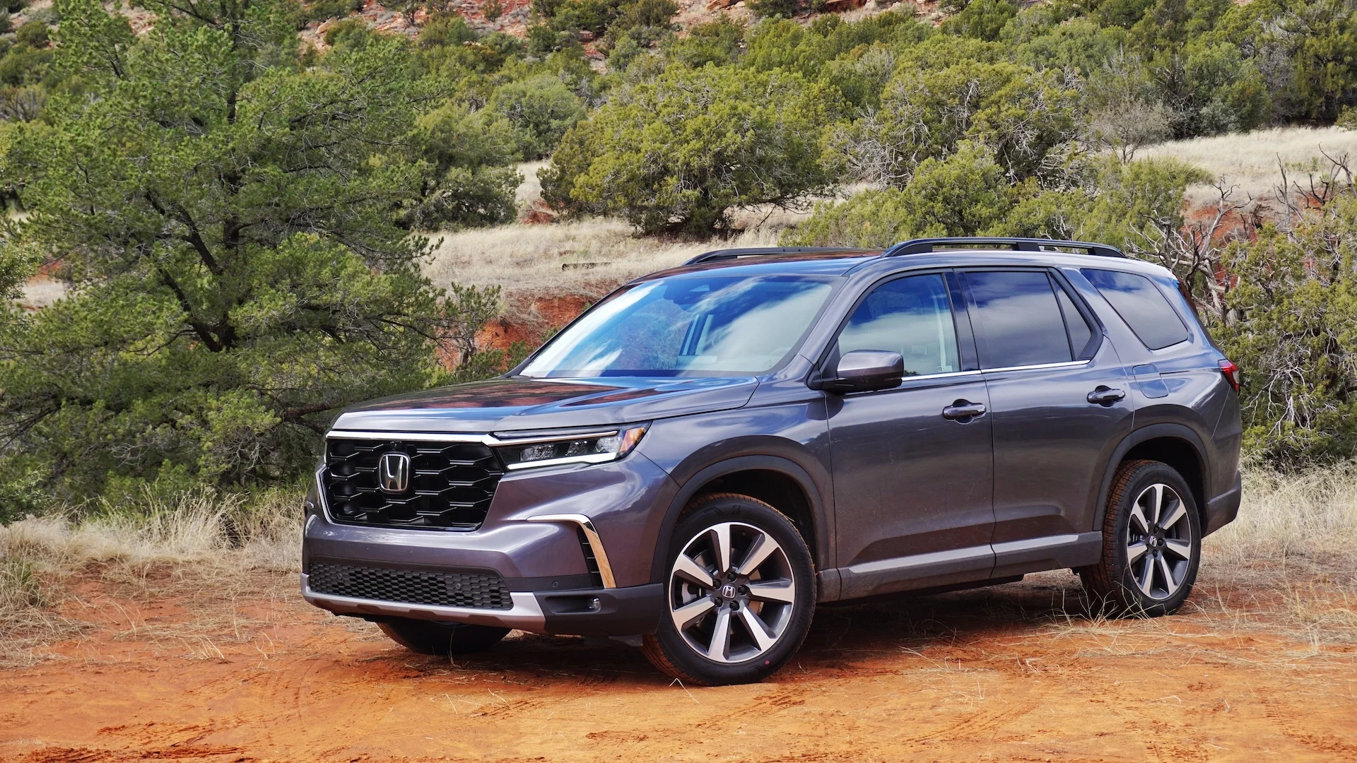 2023 Hyundai Palisade vs Kia Telluride vs Honda Pilot Comparison